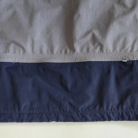 || OUTDOOR VOICES || Stretch Crepe rain jacket - Picture 9 of 10